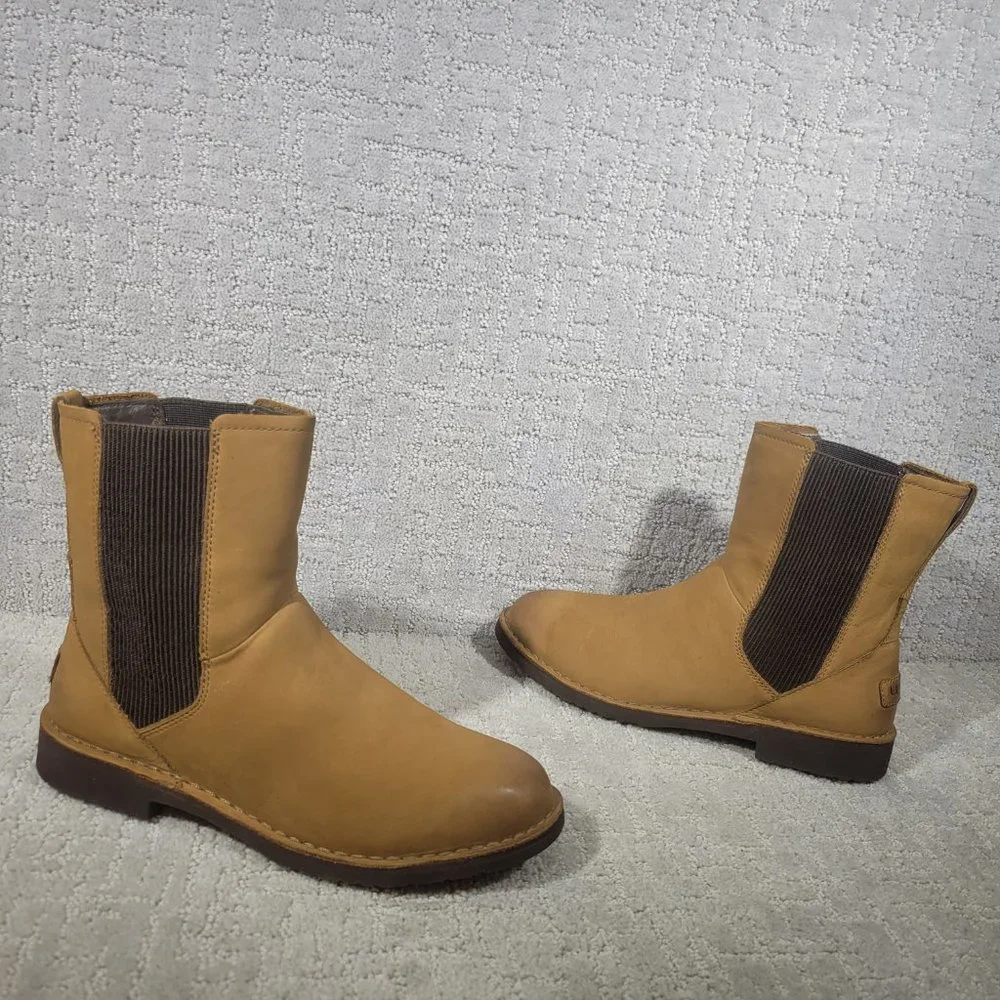UGG Larra Womens Size 10.5 Chestnut Water Resistant Nubuck Leather Chelsea Boots